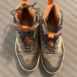 Vans Women's Ultrarange EXO HI Gore-Tex MTE-2 Hiking Shoes